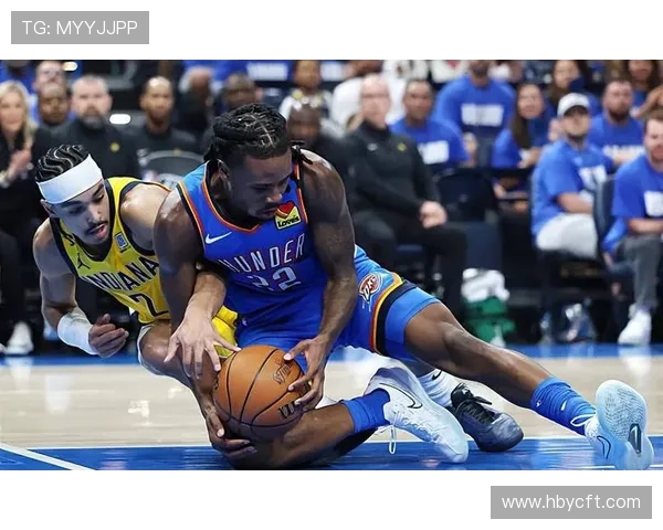 拉塞尔挡拆中锋错位拉开空间 提升防守转换效率